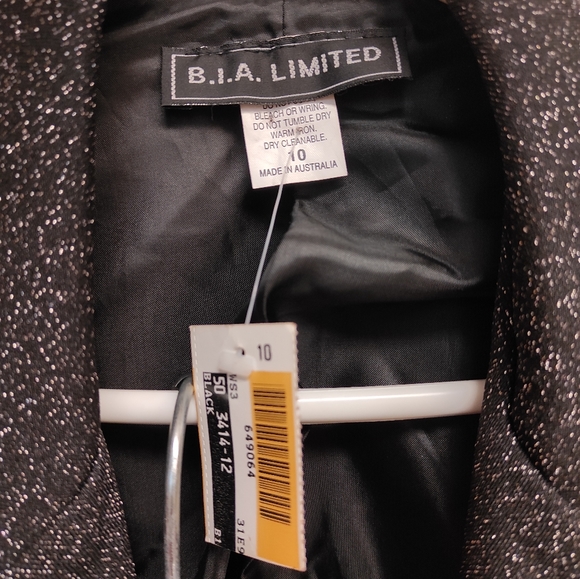 Woman Suit Size 10 - Picture 2 of 3